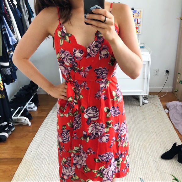 Scalloped Neckline Floral Wrap Dress - Picture 4 of 8